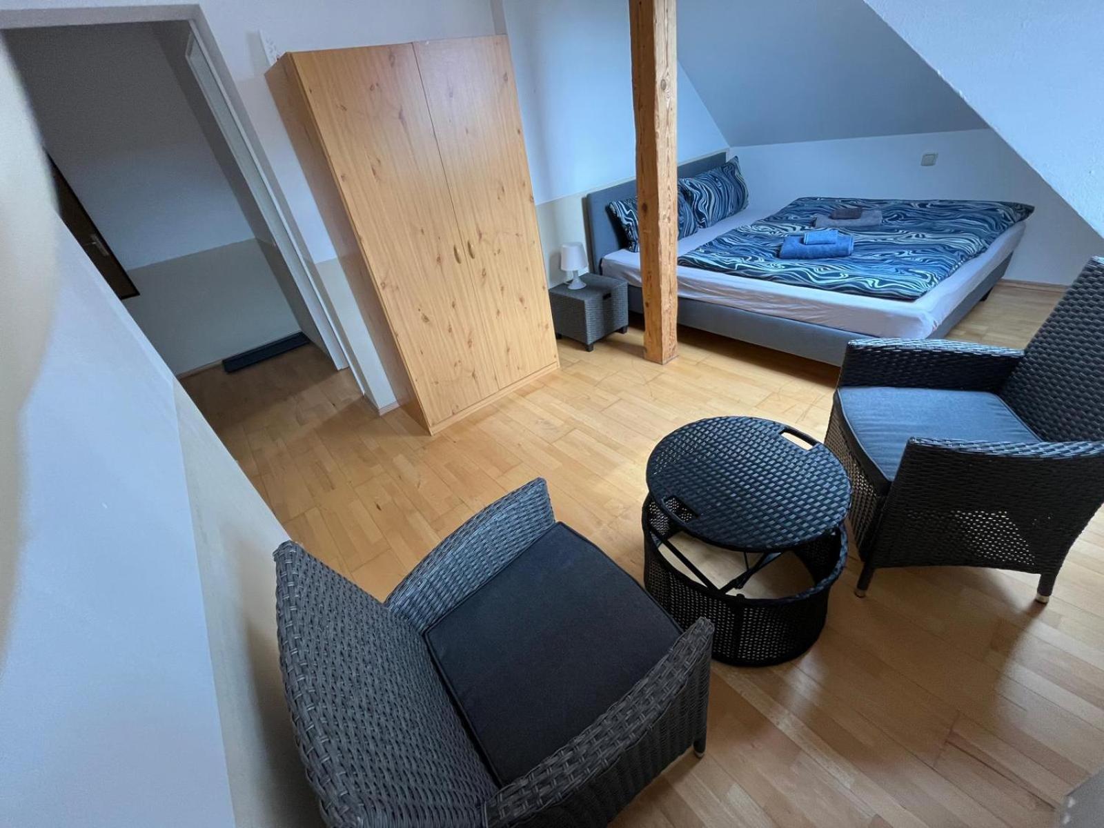 Doppelzimmer, Tv- Bad, Kuehlschrank- Parkplatz-17 Meine Quarto foto